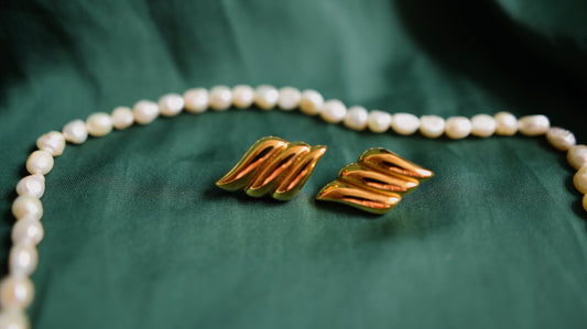 Vintage-style gold earrings 